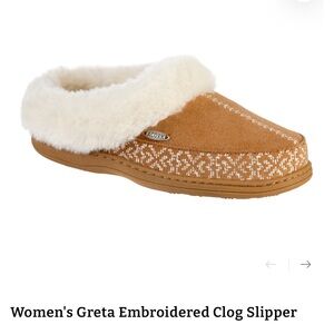 NWT Acorn Women's Greta Embroidered Clog Slippers -Size women’s 6.5 -7.5